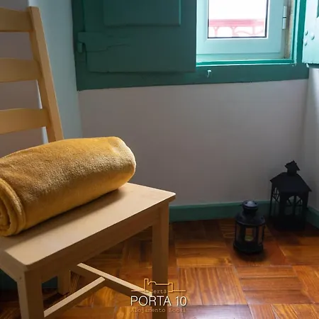 Albergue Porta 10 *